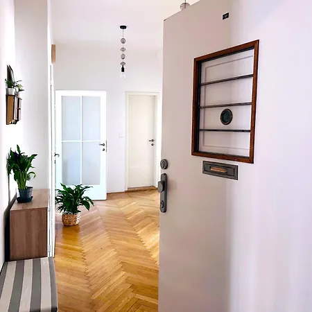 Renovated In Center, 3 Bedrooms, Lift Bratislava