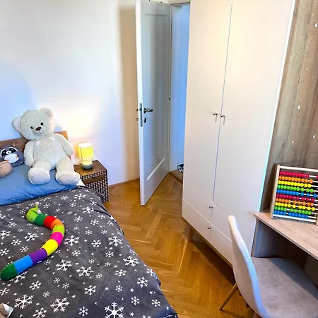 Renovated In Center, 3 Bedrooms, Lift Apartment *
