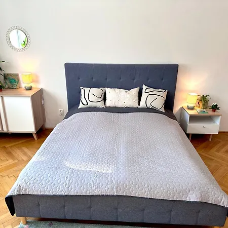 Renovated In Center, 3 Bedrooms, Lift Apartment Bratislava